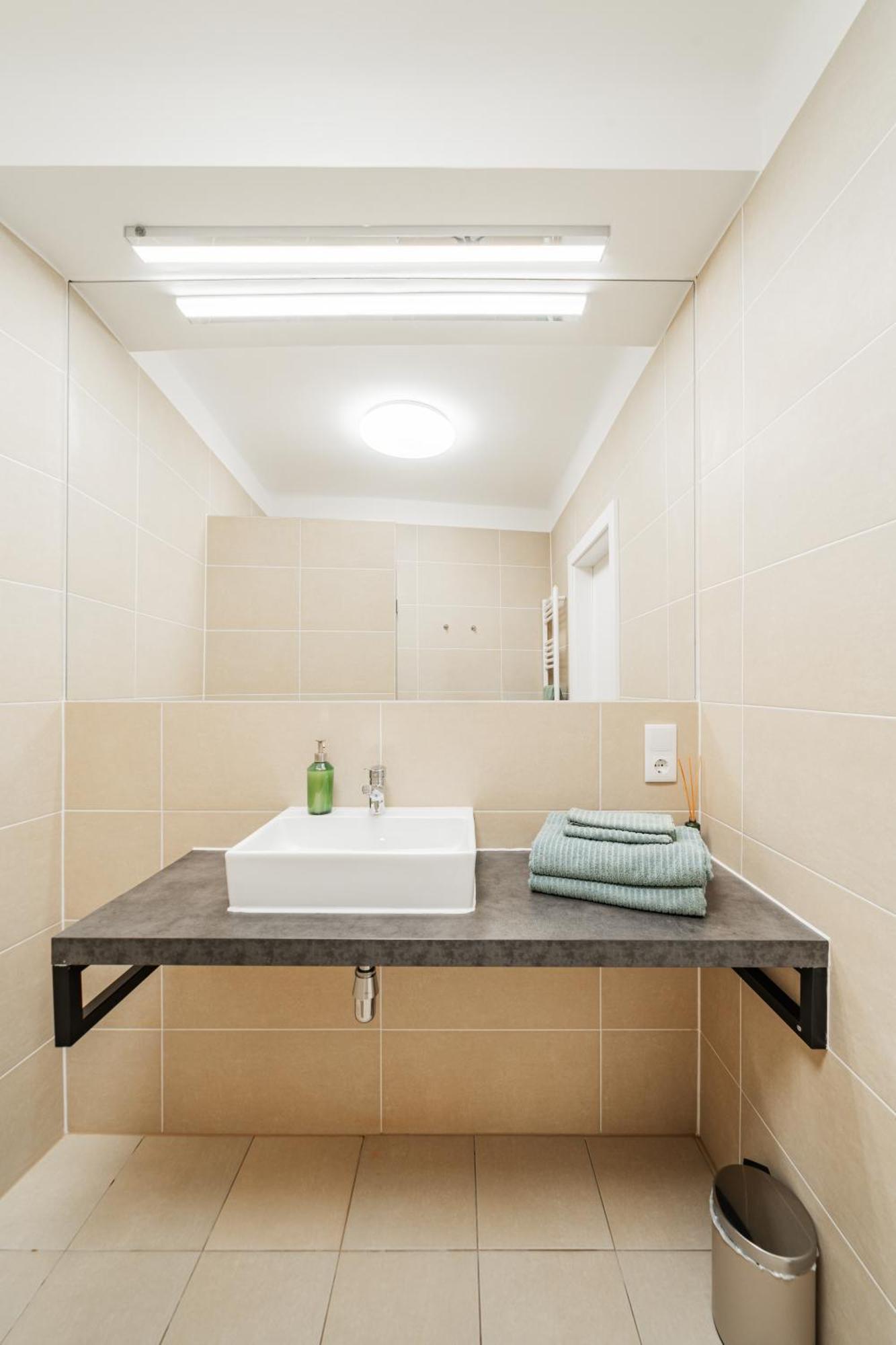 Central 60M2 Suite 10 Min Walk From Main Station Wien Eksteriør bilde